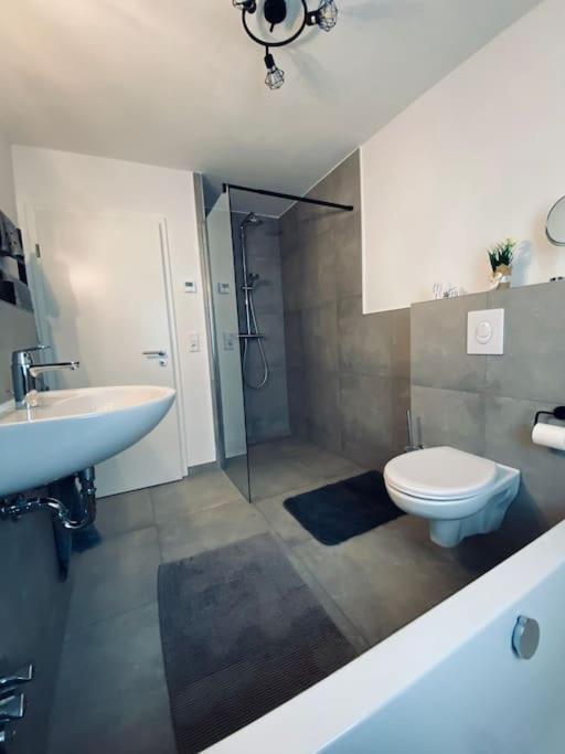 Xxl Ferienwohnung 100 Qm Auch Als Monteur Unterkunft Nutzbar, Stolberg - Aachen Stolberg (Rhineland) Eksteriør bilde