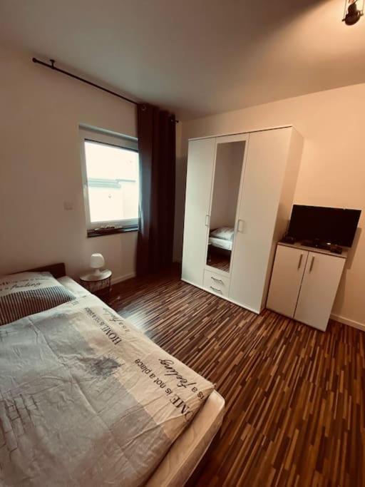 Xxl Ferienwohnung 100 Qm Auch Als Monteur Unterkunft Nutzbar, Stolberg - Aachen Stolberg (Rhineland) Eksteriør bilde